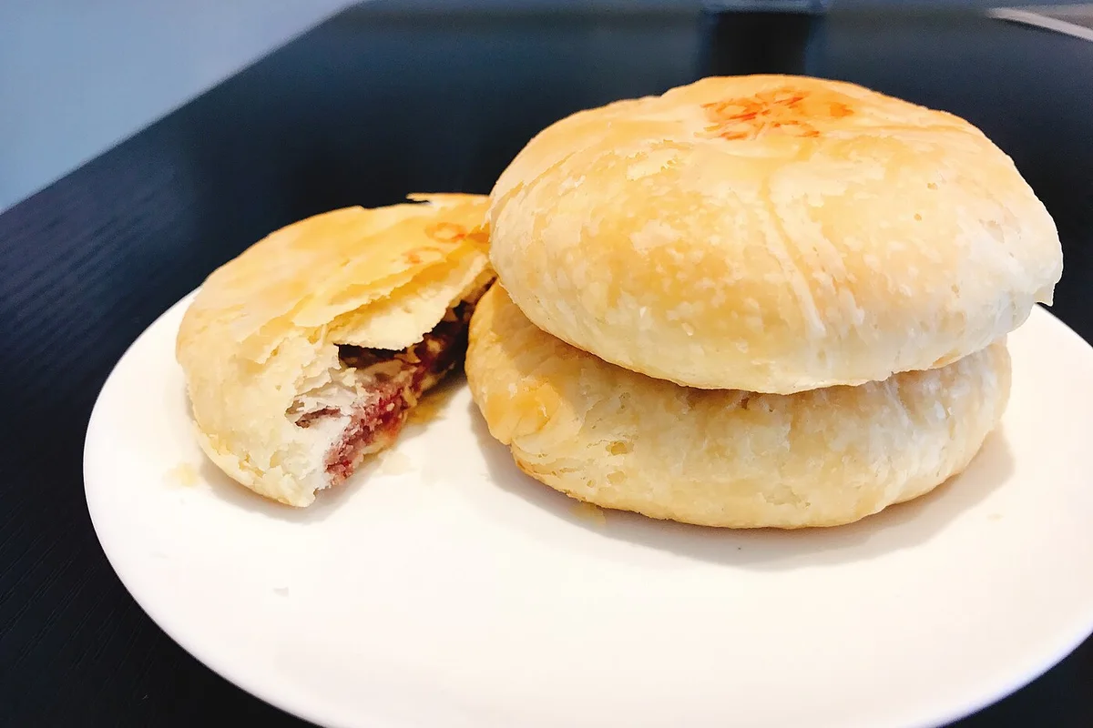 Yunnan rose flower cakes