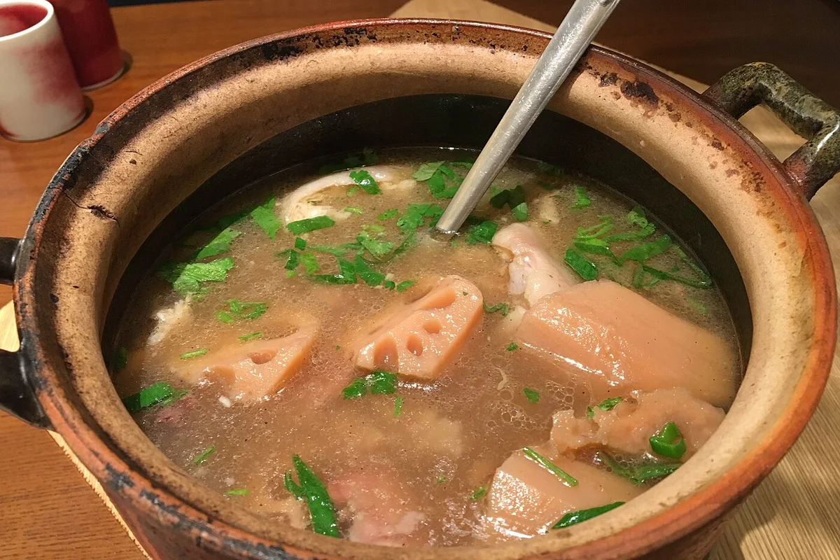 Hubei-style lotus root soup