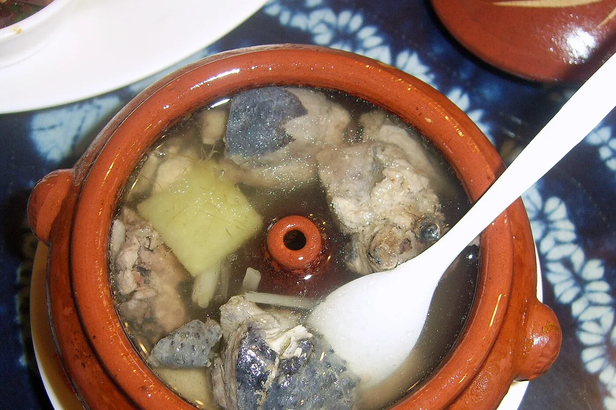 Yunnan steam pot chicken