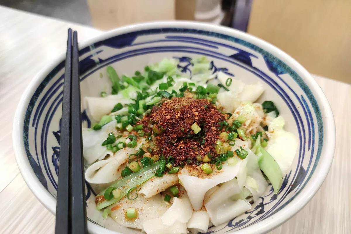 Shaanxi oil-splashed noodles